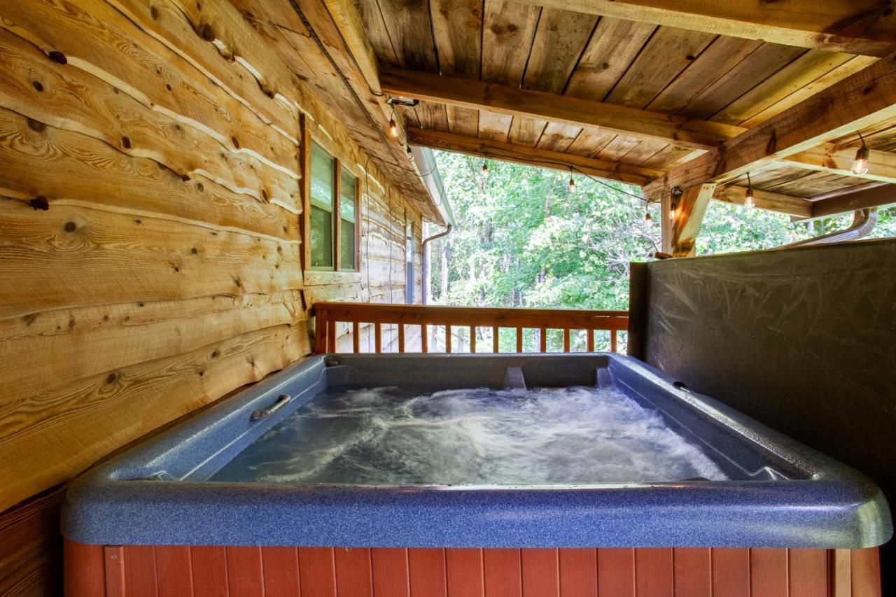 Forest Home Hot Tub Fire Pit Pool Table Pigeon Forge Exterior foto