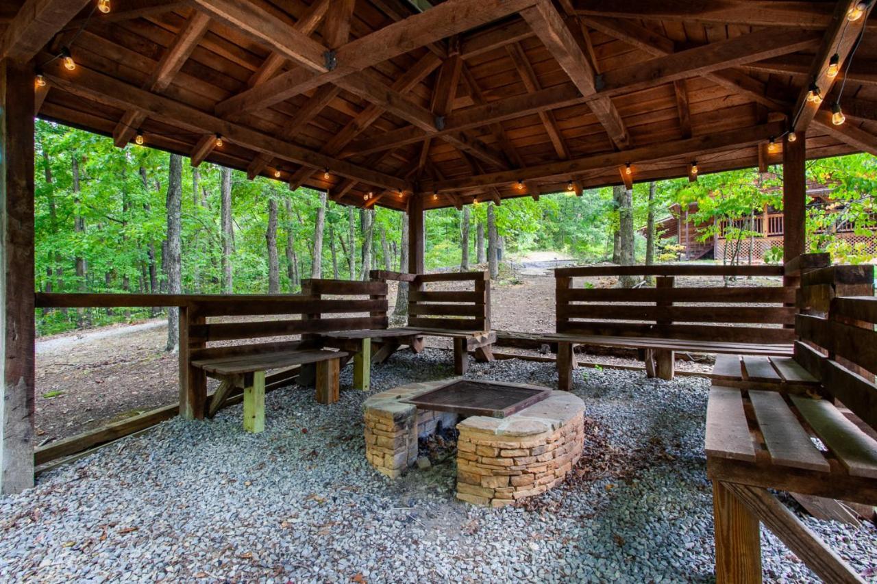 Forest Home Hot Tub Fire Pit Pool Table Pigeon Forge Exterior foto